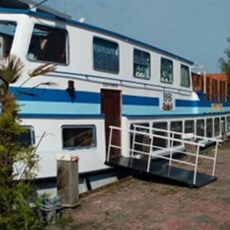 Msk Friesia Bed and Breakfast Earnewâld Buitenkant foto